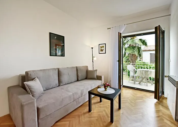 Apartments Mina