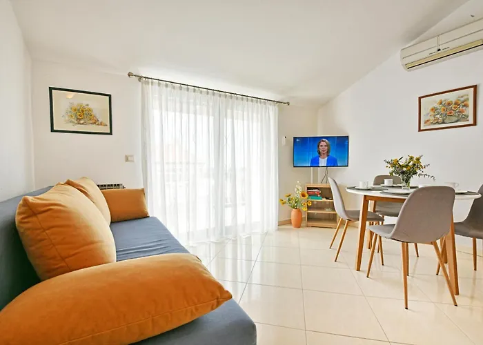 Apartments Mina