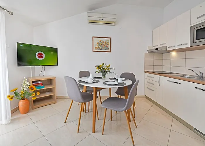 Apartments Mina